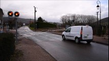 Mesvres du premier signal au passage du train une longue attente au passage à niveau