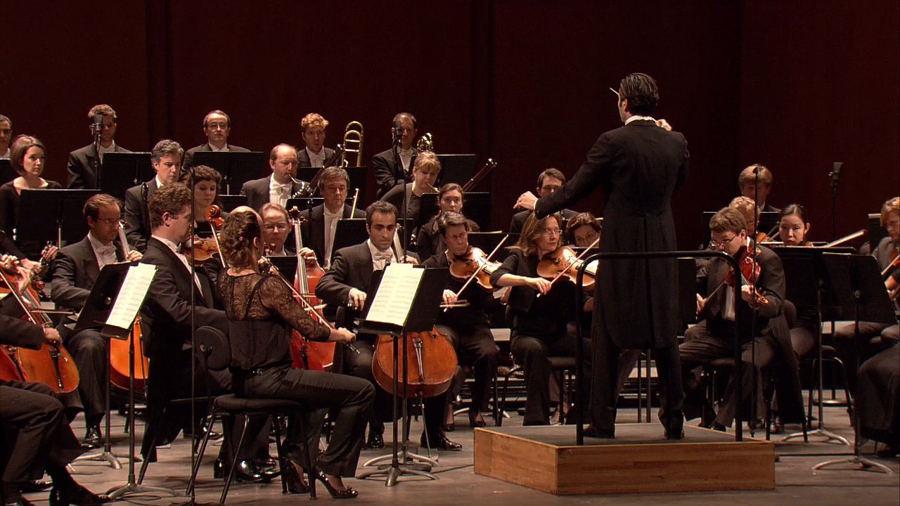 Mozart : Ouverture de la "Flûte enchantée" sous la direction de David Afkham