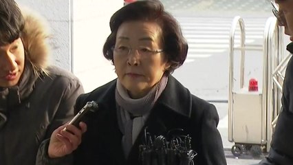 '취업 청탁' 신연희 강남구청장 경찰 조사..."묵묵부답" / YTN