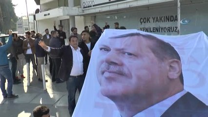 KKTC'de Karikatür Protestoları Devam Ediyor