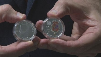 El 50 aniversario del Rey se conmemora con una moneda de plata con escudo a color