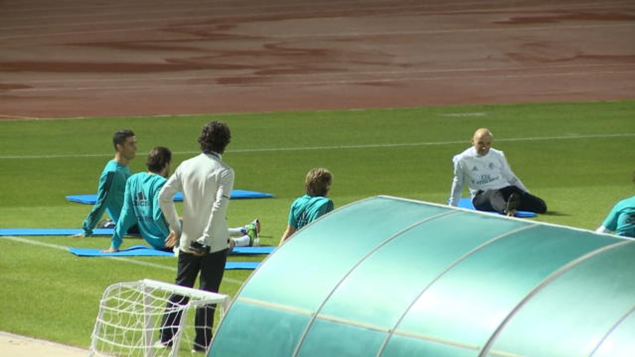 Ronaldo takes it easy in training ahead of Club World Cup final