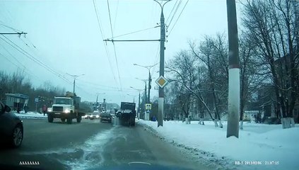 Quand c'est vraiment pas ton jour... Pauvre camionneur