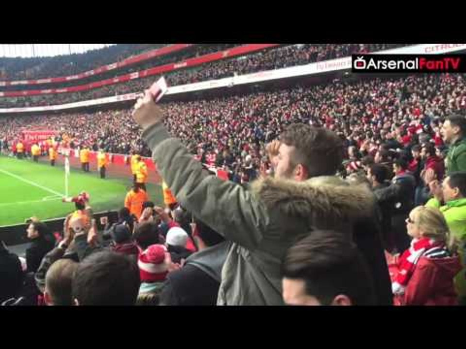 Fans Salute The Players After The Final Whistle | Arsenal 2 Leicester 1