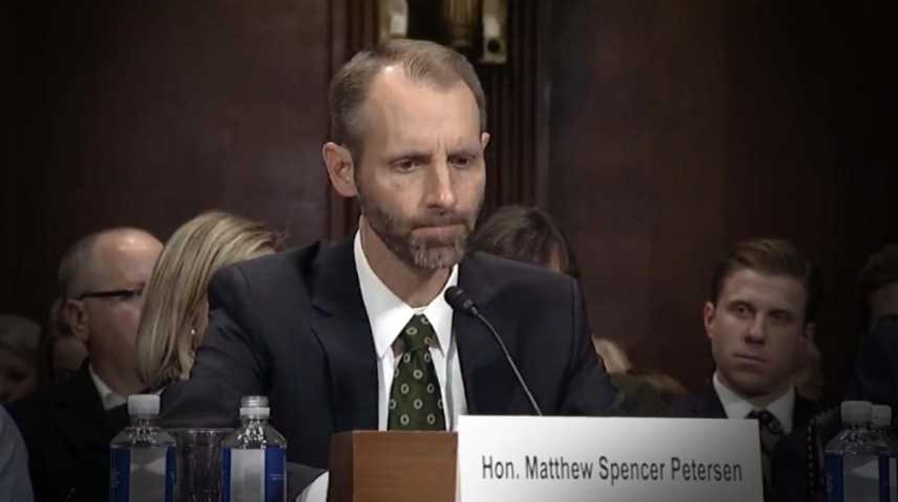 États-Unis : il devient la risée du web lors de son audition pour devenir juge