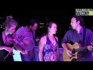 BREAKING HART BENTON - EVERYBODY'S LONESOME (BalconyTV)