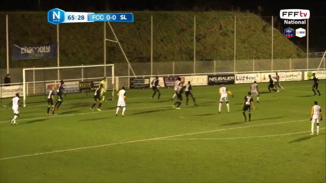 Corner magnifiquement joué en une deux par BOSETTI mais la frappe de PANDOR manque le cadre.