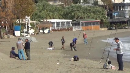 Binlerce Turisti Ağırlayan Plajlar Amatör Balıkçılara Kaldı