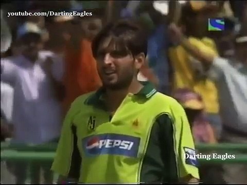 India 118 off 13 overs Sehwag and Dhoni blasting Pakistan bowlers in ODI as if playing a T20 Match