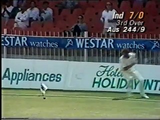 FIRST TIME SACHIN FACES GLENN MCGRATH - EVER!!!! 199394
