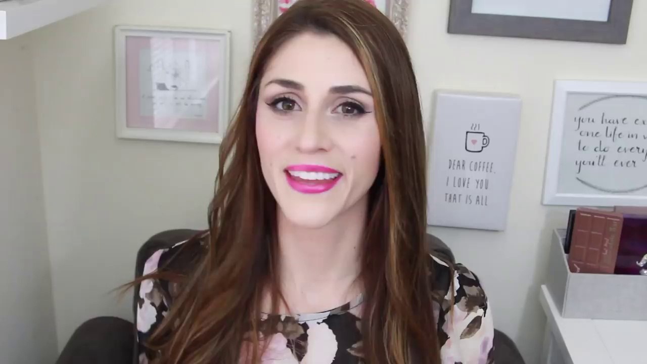 19 Fashion Hacks | Tips and tricks every girl should know