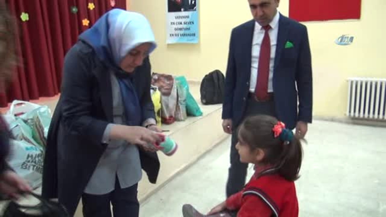 İlkokul Öğrencilerinden Kardeş Okula Yardım Kampanyası