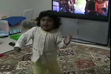 Avantika dancing for Dhinthatha movie Vikramarkudu