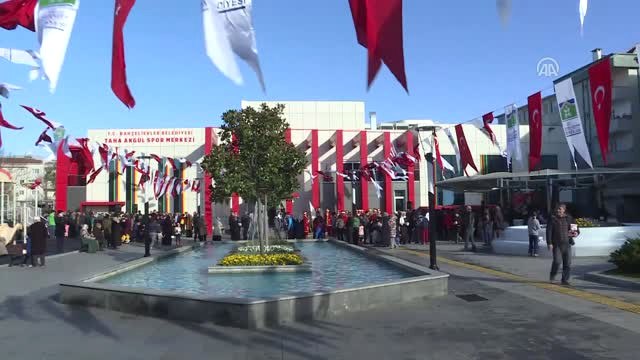 Şampiyon Güreşçi Taha Akgül'ün Adı Spor Merkezine Verildi