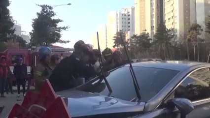 승용차 충돌 뒤 인도 덮쳐...주말 곳곳 교통사고 / YTN