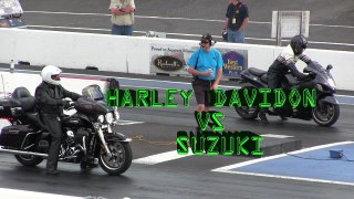 Harley Davidson and Suzuki Hayabusa  drag race