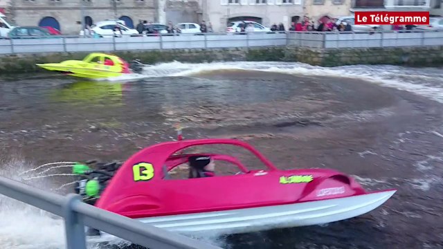 Quimperlé. Le Père Noël arrive par la Laïta