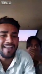 Ils se filment en voiture avant de sortir de la route à pleine vitesse !