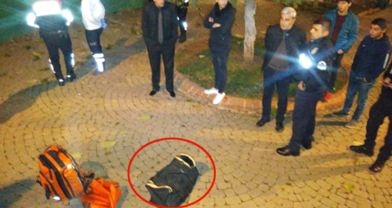 2 Aylık Bebeğin Cesedini, Yanına Buz Kalıbı Koyarak Parka Bırakmışlar!