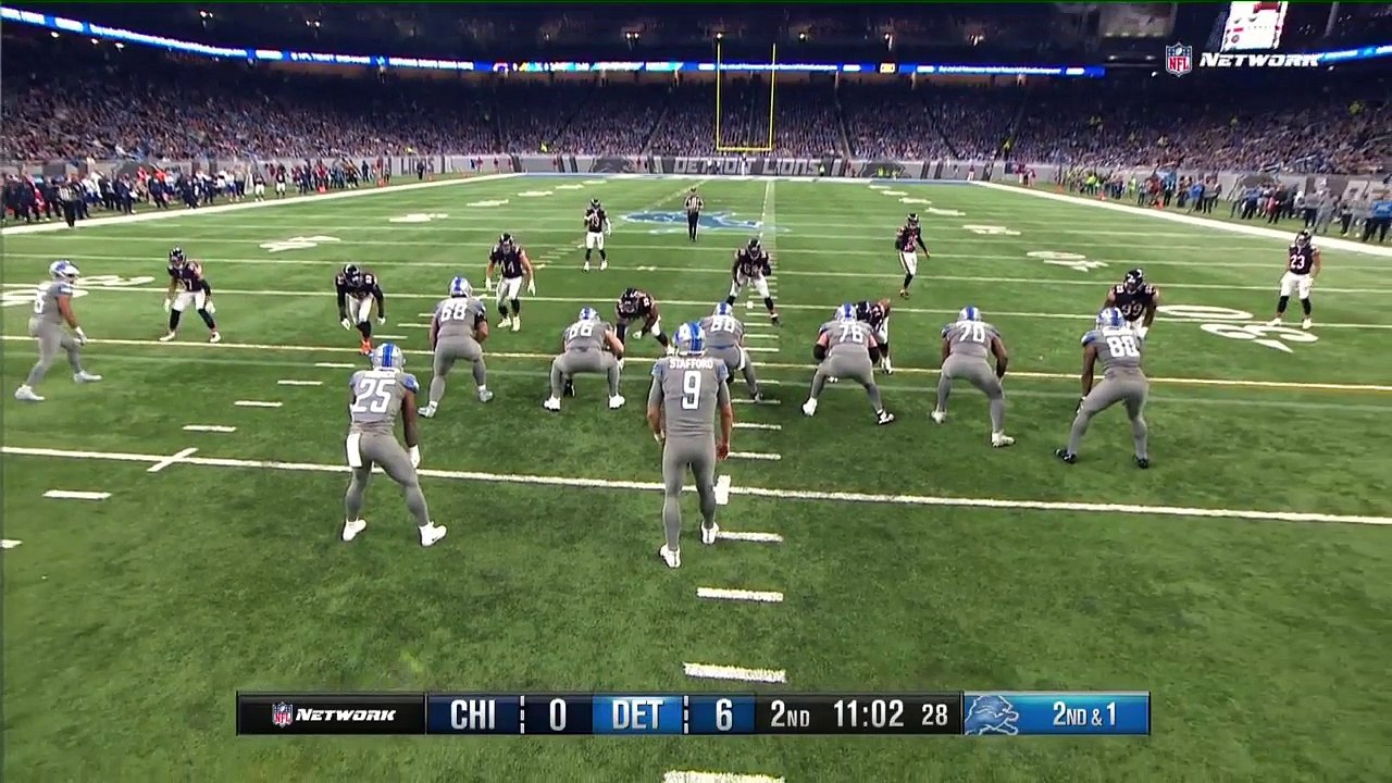 Marvin Jones zig-zags away from defenders in open field for first down