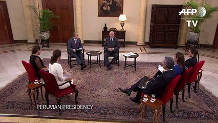 Kuczynski, sob risco de destituição, nega corrupção