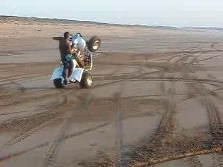 amine sisi 700 raptor dans les mains...