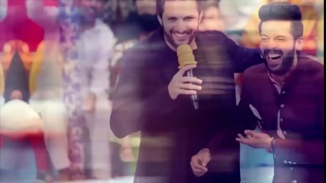 Shahid Afridi Wife & Daughters Met with Zareen khan at Dubai T10 Cricket League