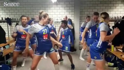 Soyunmda odasındaki en güzel kutlama!