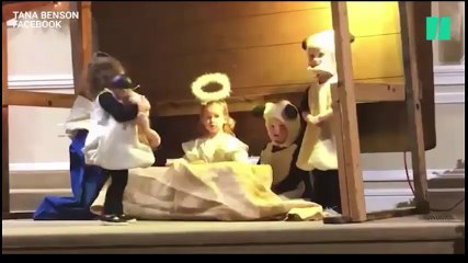 Cette crèche vivante a tourné au drame quand un enfant a "volé" Jésus