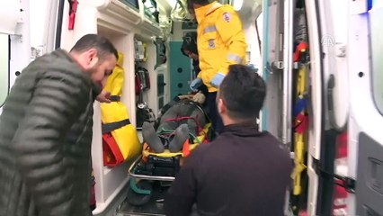 TEM Otoyolu'nda kamyon devrildi: 1 yaralı - İSTANBUL