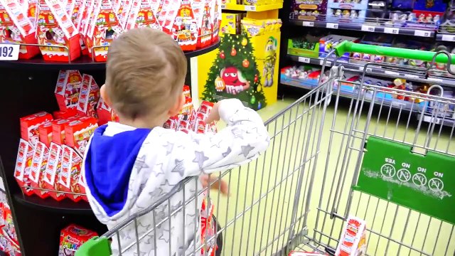 Bad Baby Вредные Детки Уехали за Конфетами Kids Driving Parents Car (Part 2) Giant Candy Chupa Chups