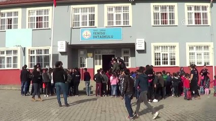 Üniversite Öğrencilerinden Köy Okuluna Kütüphane - Tokat