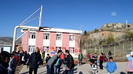 Sevgileriyle Okulun Çehresini Değiştirdiler