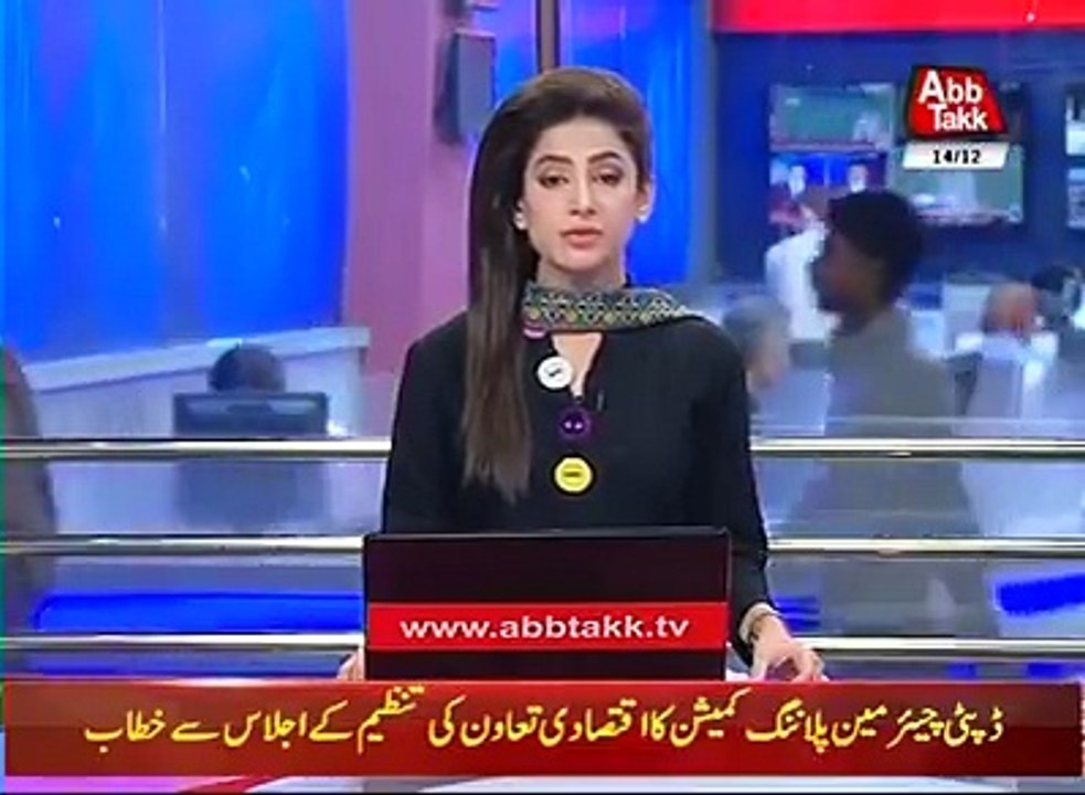 Traffic Police Challan Motorcyclist For Not Fastening Seat Belt