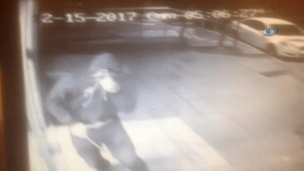 Çelik Kasayı Sürüyerek Çalan Hırsızlar Kamerada