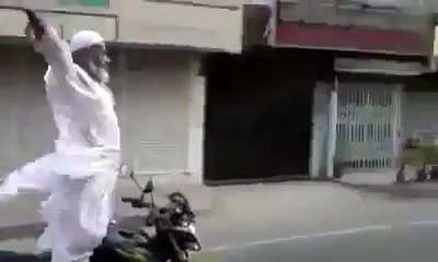 ‫بہارِ مدینہ - مجھے تو سمجھ نہیں آ رہا کے بابا جی کیلئیے کیا بولوں...‬