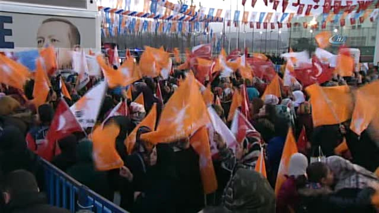 Başbakan Yıldırım, "Ak Parti Olarak Anadolu'nun Her Köşesini Karış Karış Geziyoruz"