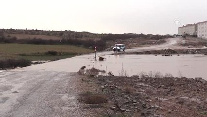 Sele Kapılan İş Makinesinin Operatörü İtfaiye Ekiplerince Kurtarıldı