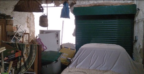 Une voiture s'encastre dans une maison à Montbrison