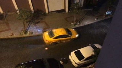 İstanbul'da Etkili Olan Sağanak Yağış Etkisini Arttırdı