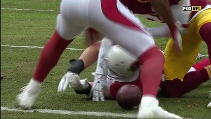 Gabbert avoids pressure and connects with Niklas for 21 yards