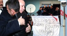 Erdoğan, Pankartla Kendisini Çay İçmeye Davet Eden Gurbetçi Aileyi Kırmadı