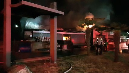 부산 기장군 도자기 직판장에서 불 / YTN