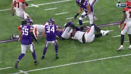 Terence Newman jumps route, juggles football for INT