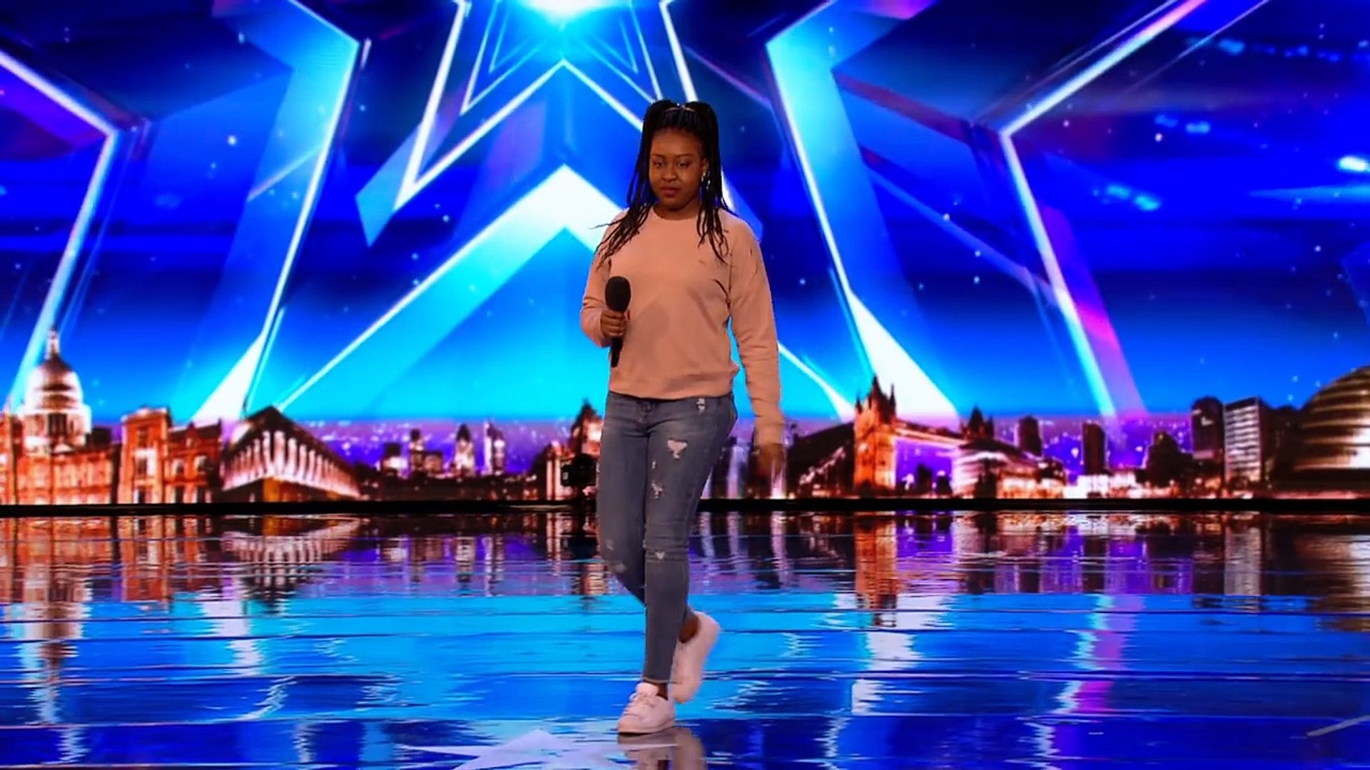 ⁣Sarah Ikumu as much as Simon! - Auditions Week 1 - Britain’s Got Talent 2017-1