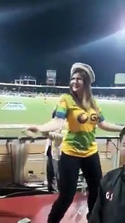 Zareen Khan Dancing In Ground