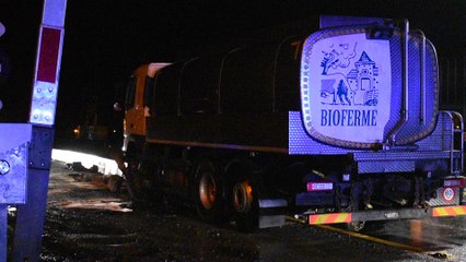 Couvin: un camion sur la berme à Frasnes