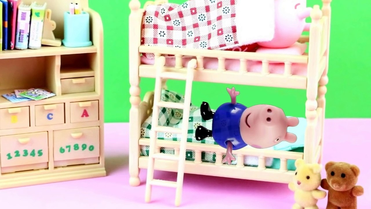 George Pig fica assustado com Hulk Zumbi - Peppa Pig zumbi vários episódios totoykids-TVBo4PIVZss