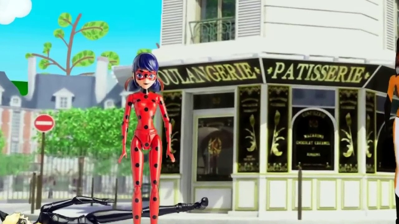 Miraculouis Ladybug e Cat Noir vs Hawk Moth Volpina Antibug e Ladywifi  totoykids novelinha-gZjp4_NiXfc