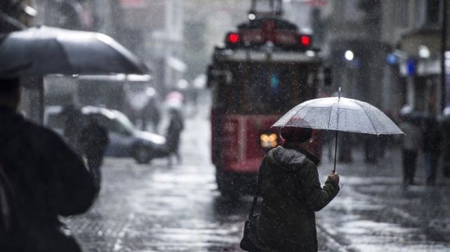 Meteorolojiden İstanbul'a Uyarı: Öğle Saatlerinden İtibaren Yağmur Geliyor